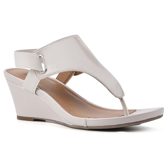 Elegant Cream Wedge Sandals - Picture 1 of 8